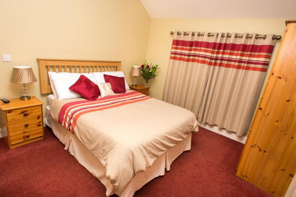 Larkin'S Pub, Restaurant, And B&B Milltown  Rom bilde