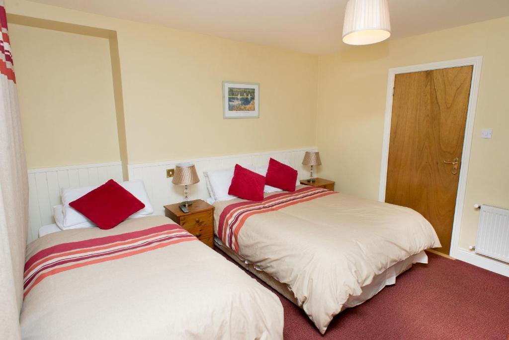 Larkin'S Pub, Restaurant, And B&B Milltown  Rom bilde