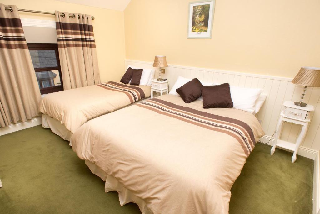 Larkin'S Pub, Restaurant, And B&B Milltown  Rom bilde