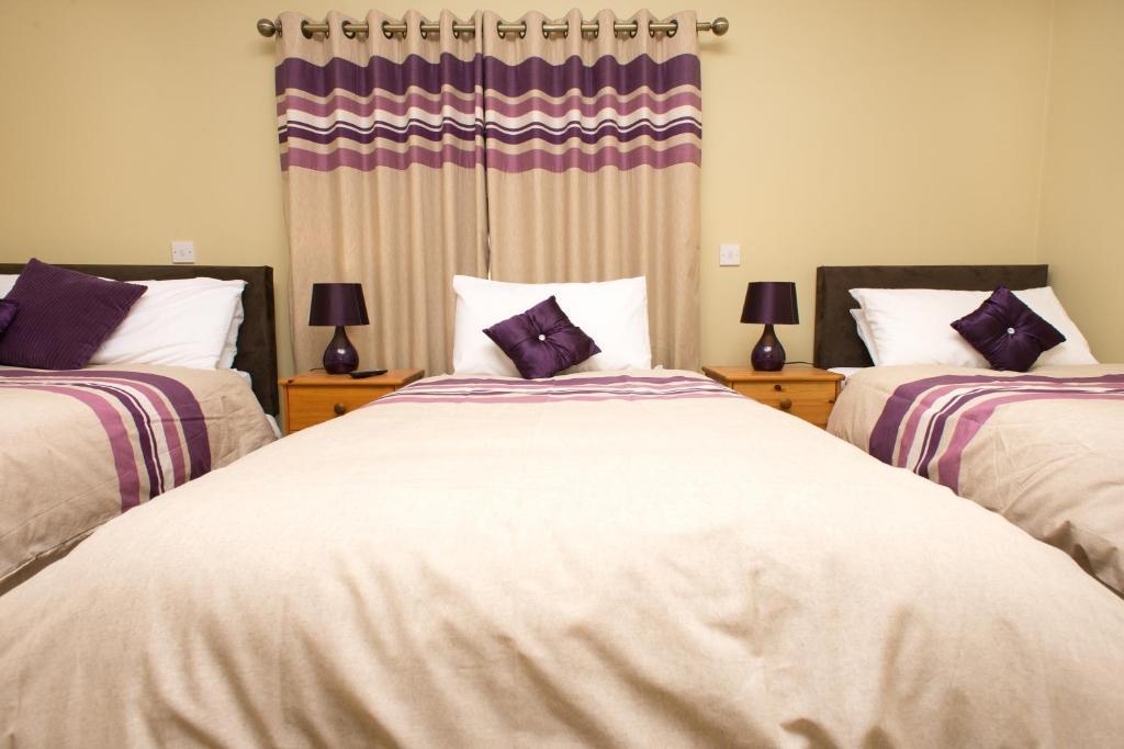 Larkin'S Pub, Restaurant, And B&B Milltown  Rom bilde