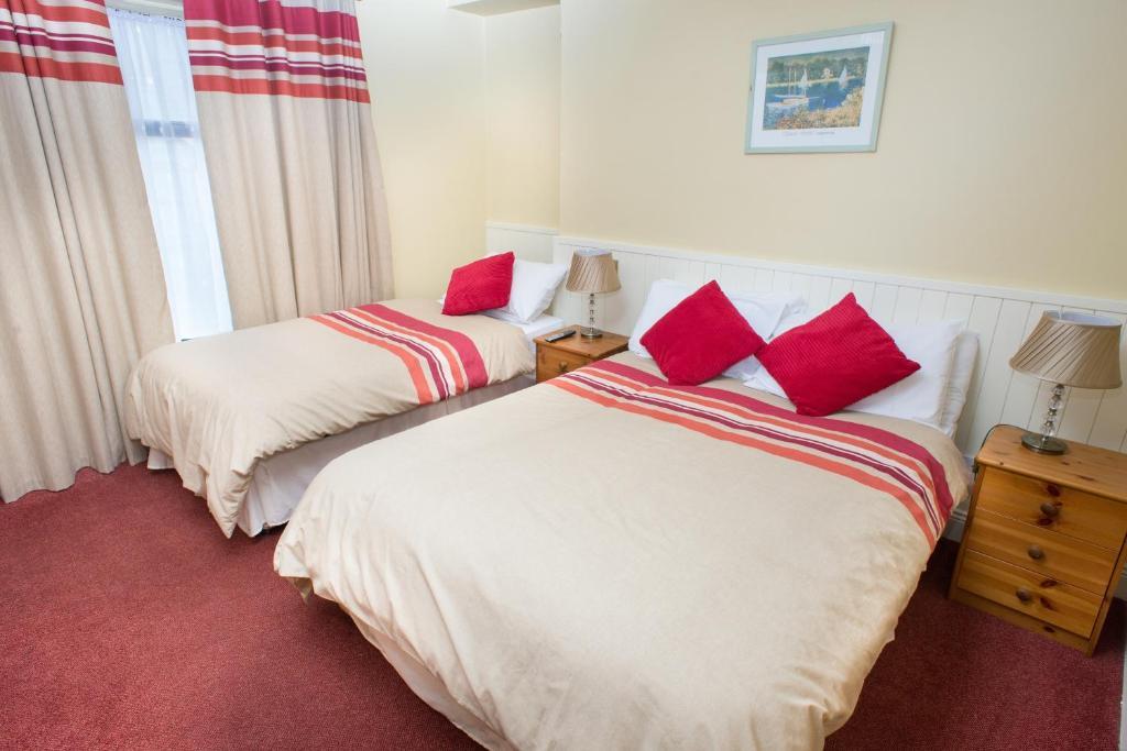 Larkin'S Pub, Restaurant, And B&B Milltown  Rom bilde