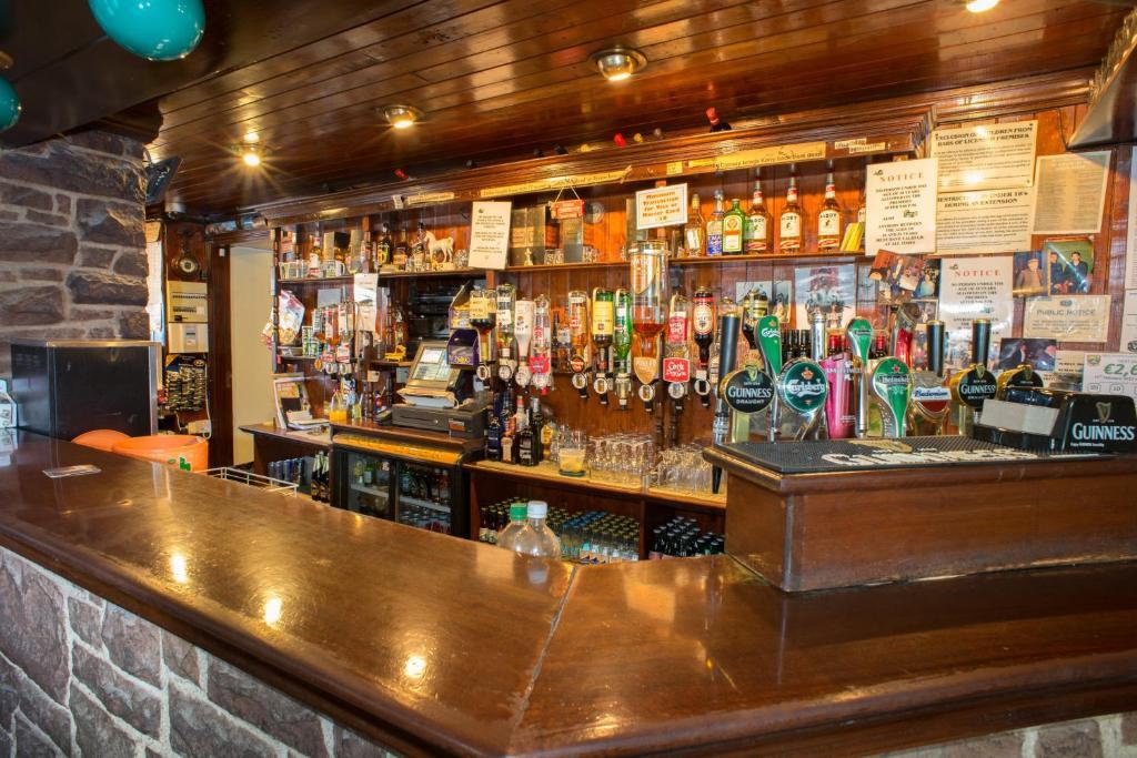 Larkin'S Pub, Restaurant, And B&B Milltown  Eksteriør bilde