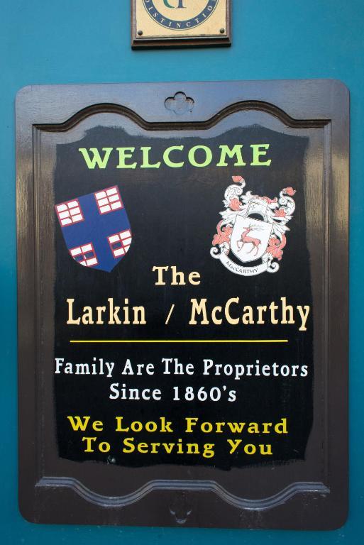 Larkin'S Pub, Restaurant, And B&B Milltown  Eksteriør bilde